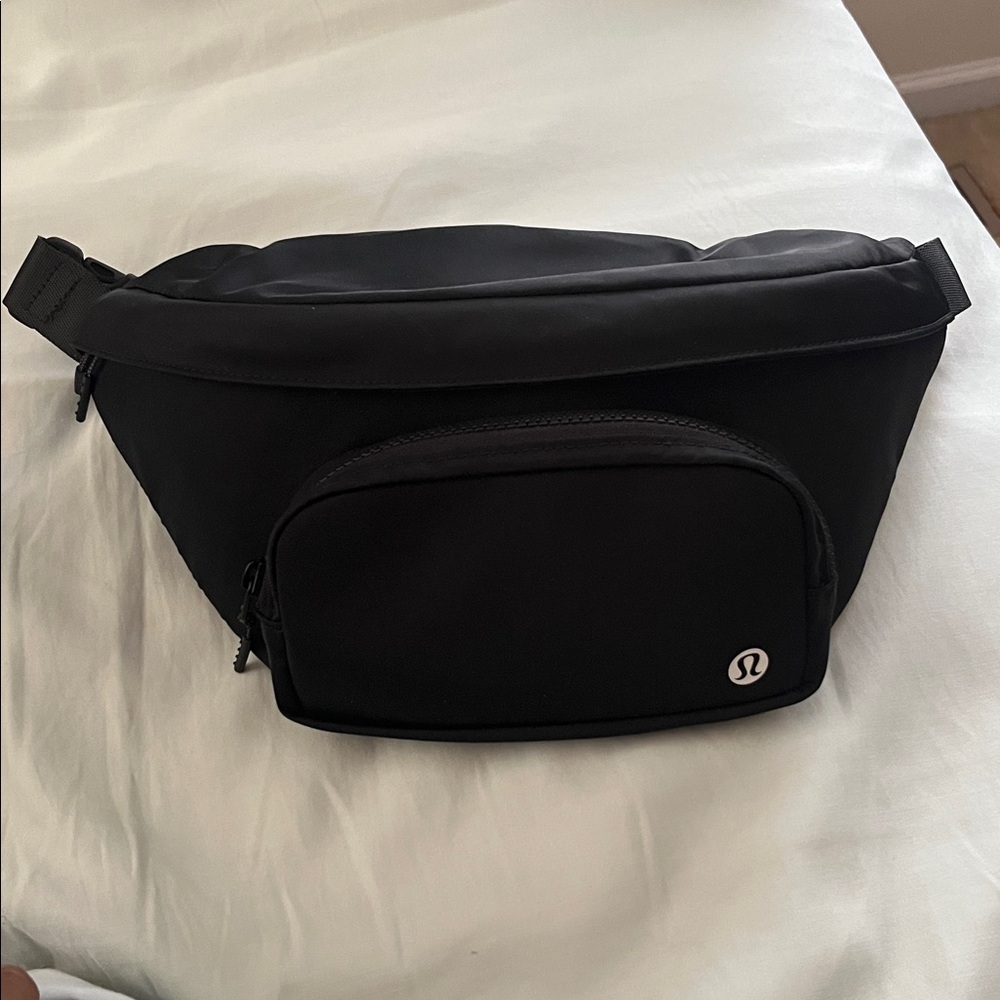 🍋 LIKE NEW Lululemon The Rest is Written Belt Bag *3L in Black